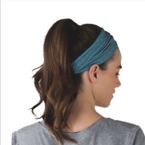 LULULEMON fringe fighter headband